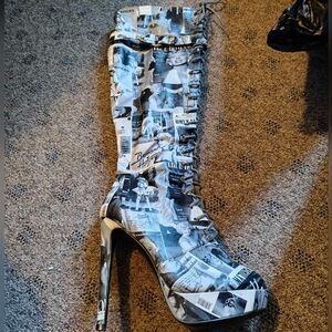 Marilyn Monroe stiletto boots